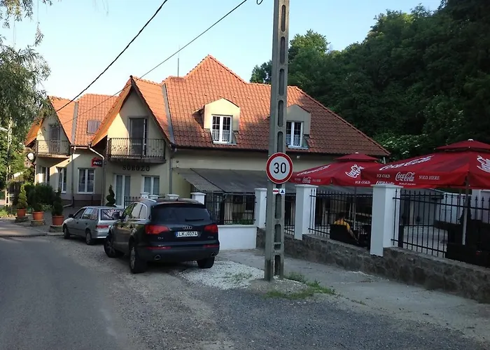 Berg Szallas Bed & Breakfast *